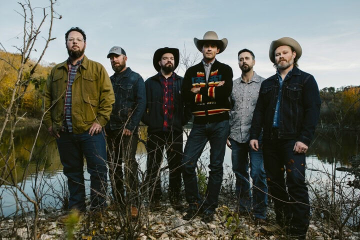 Turnpike Troubadours, A Cat in the Rain